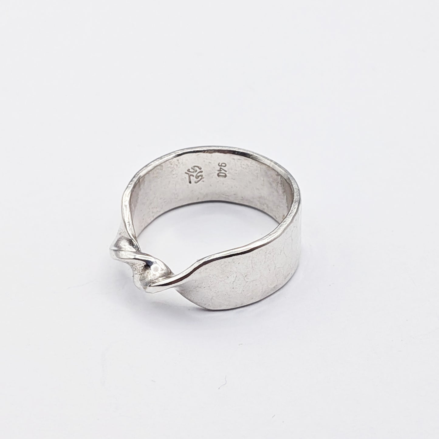 Twist Ring