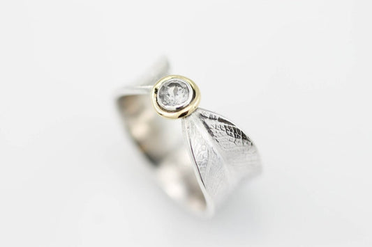 Stone Set Bodhi Leaf Ring