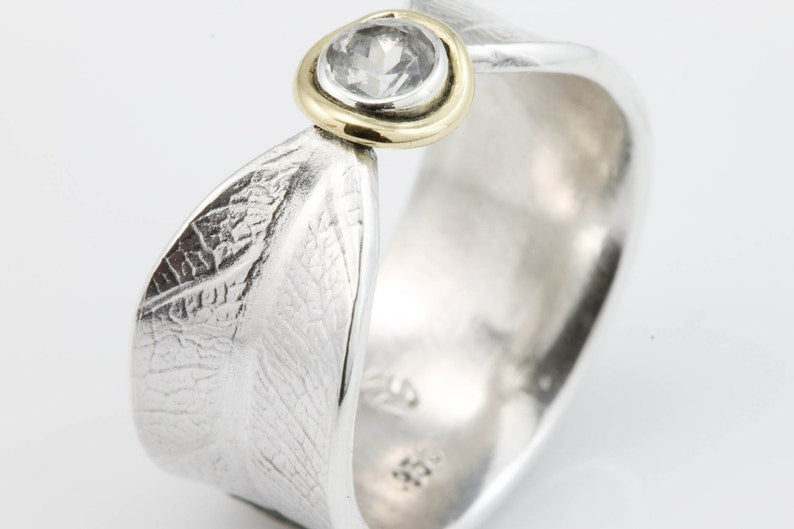 Stone Set Bodhi Leaf Ring